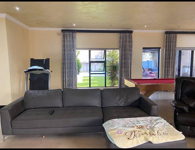 3 BEDROOM FREEHOLD FOR SALE IN RYNFIELD